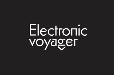 Mucho Moog New 2000x1333px 1