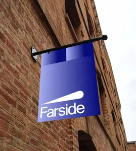 10b Mucho Farside 11 Rótulo exterior2 1