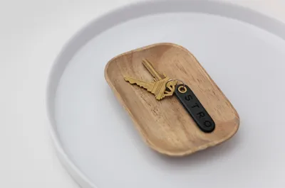 Mucho Ostro Keychain Black