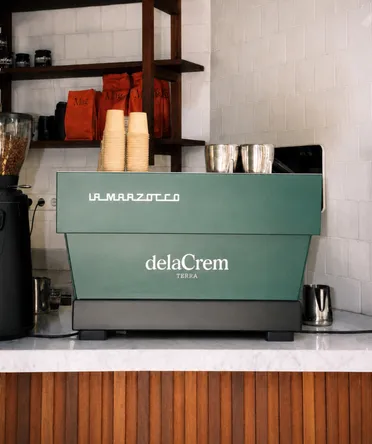 Dela Crem Mucho Branding Cafetera